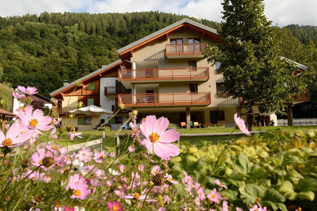 Aparthotel La Casa al Noce Mezzana  Exterior foto