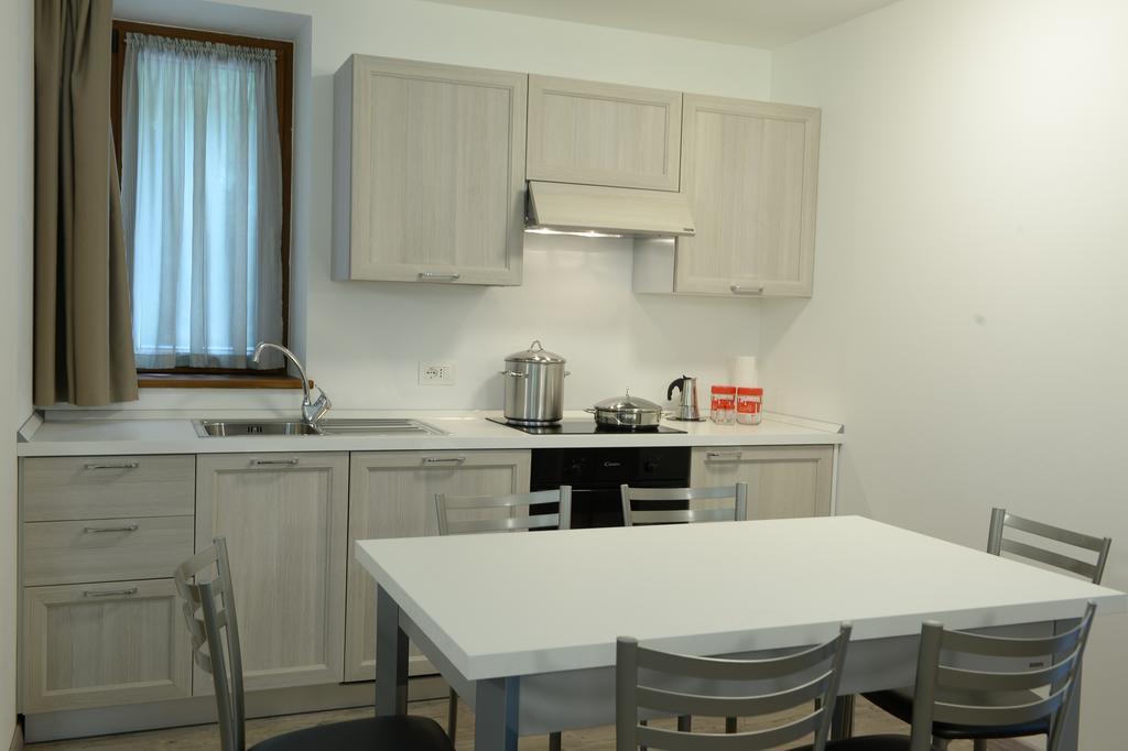 Aparthotel La Casa al Noce Mezzana  Habitación foto